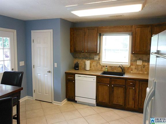 5th image of 55 Hillside Cir