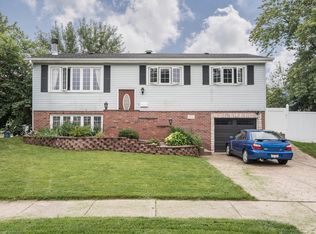 8829 W 91st Pl, Hickory Hills, IL