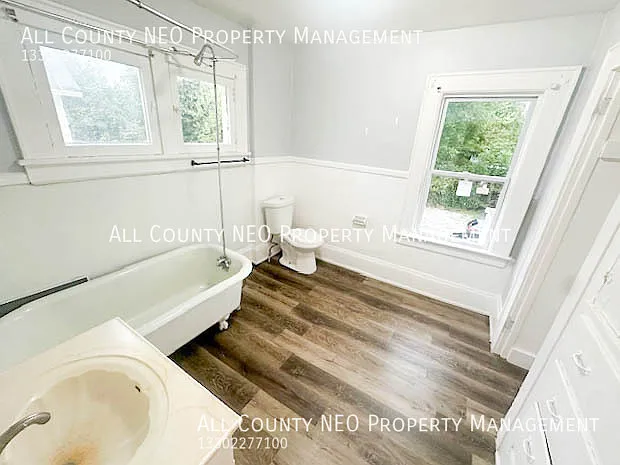 859 Brown St #UP — Photo 6