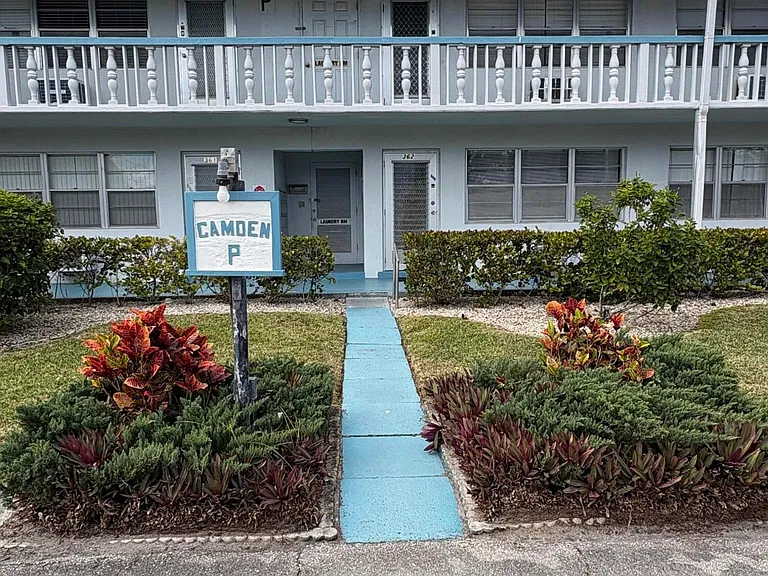 374 Camden Dr #P — Photo 14