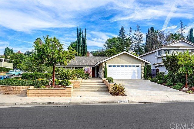 1st image of 24872 Cienega Ln