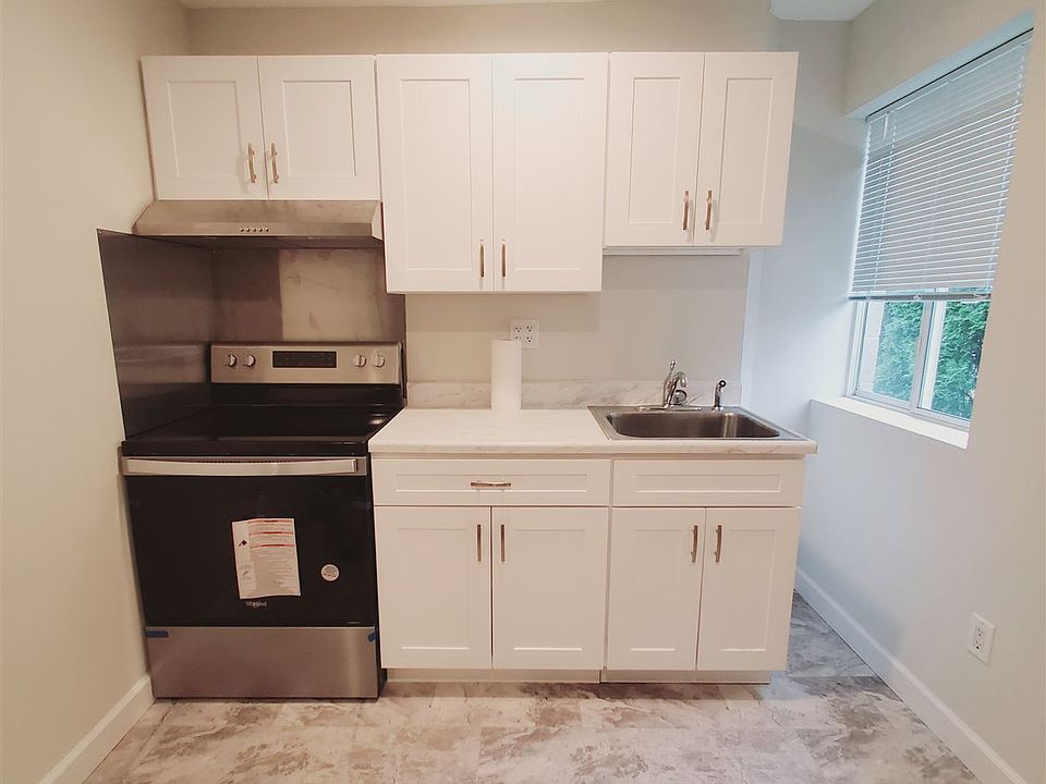 1st image of 27 Oak Street # First Floor