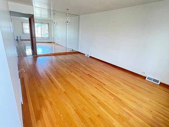 3rd image of 3773 Hawthorne St