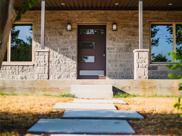 602 W Grogan West Of Sam Bell, Hamilton, TX 76531