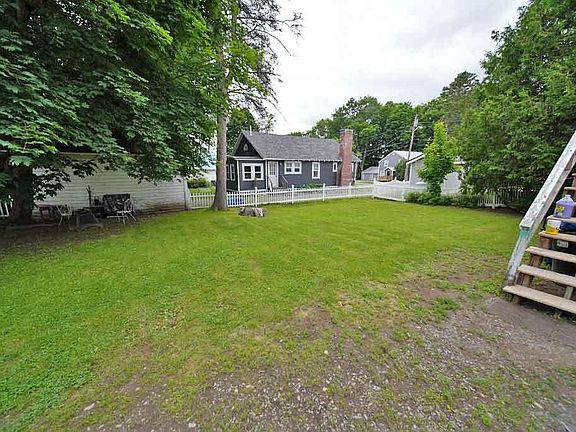 4th image of 49 Pleasant Street