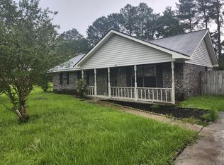 56 Cross Creek Dr, Midway, GA 31320