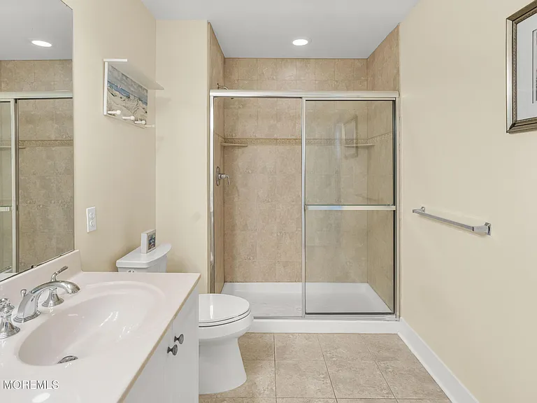 15 Sumner Ave #12 — Photo 24