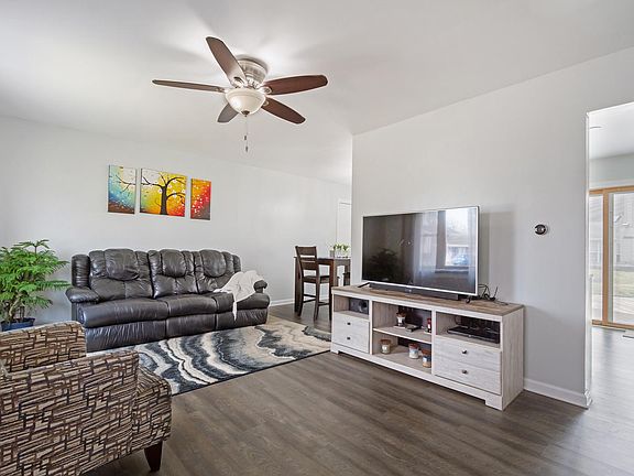2nd image of 4066 Bayside Dr