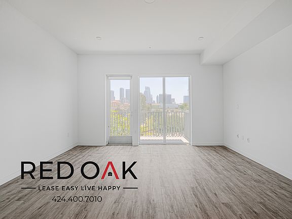 4th image of 1110 S Lake St #309