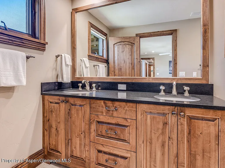 435 Faraway Rd — Photo 26