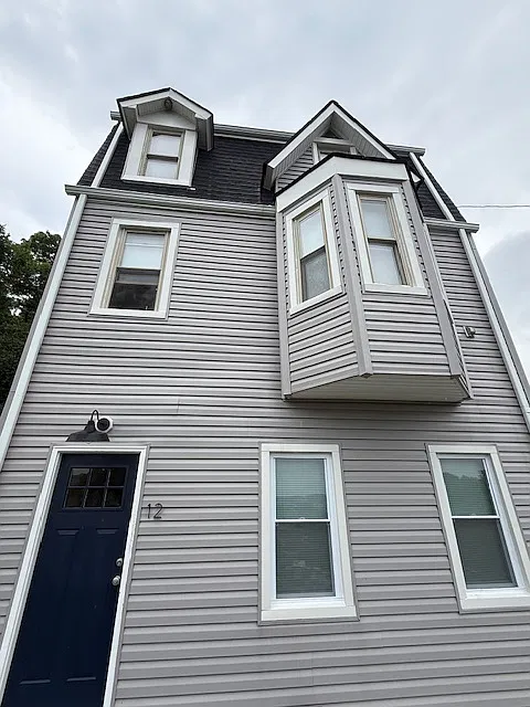 4 bed, 2000 sqft, $1,900 — Photo 2