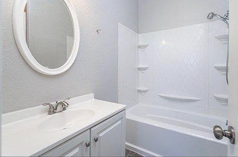 2nd image of 2332 Panorama Ln