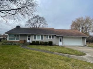 4830 W Westgate Dr, Bay City, MI 48706