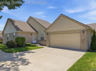 5624 Township Ct, Sterling Heights, MI 48310