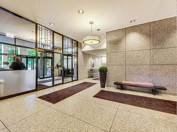 4th image of 2626 N Lakeview Ave APT 704