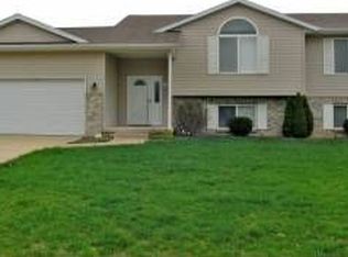 169 Riverwood Dr, Middleville, MI 49333