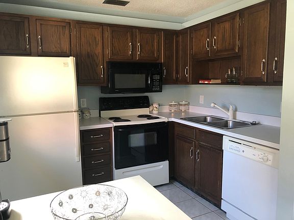 5th image of 5 Vista Palm Ln