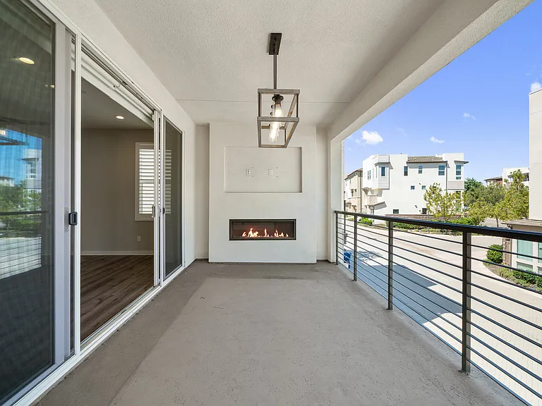 16205 Camden Cir — Photo 25