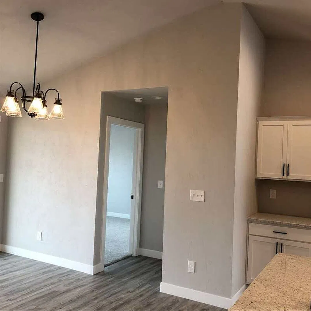 449 / 451 Longwood Lane — Photo 3
