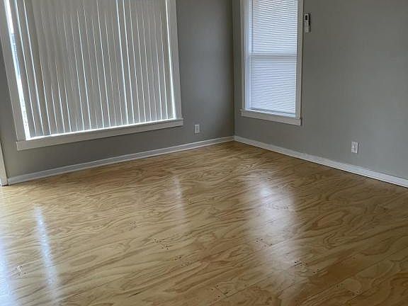 5th image of 1141 Hollywood Dr
