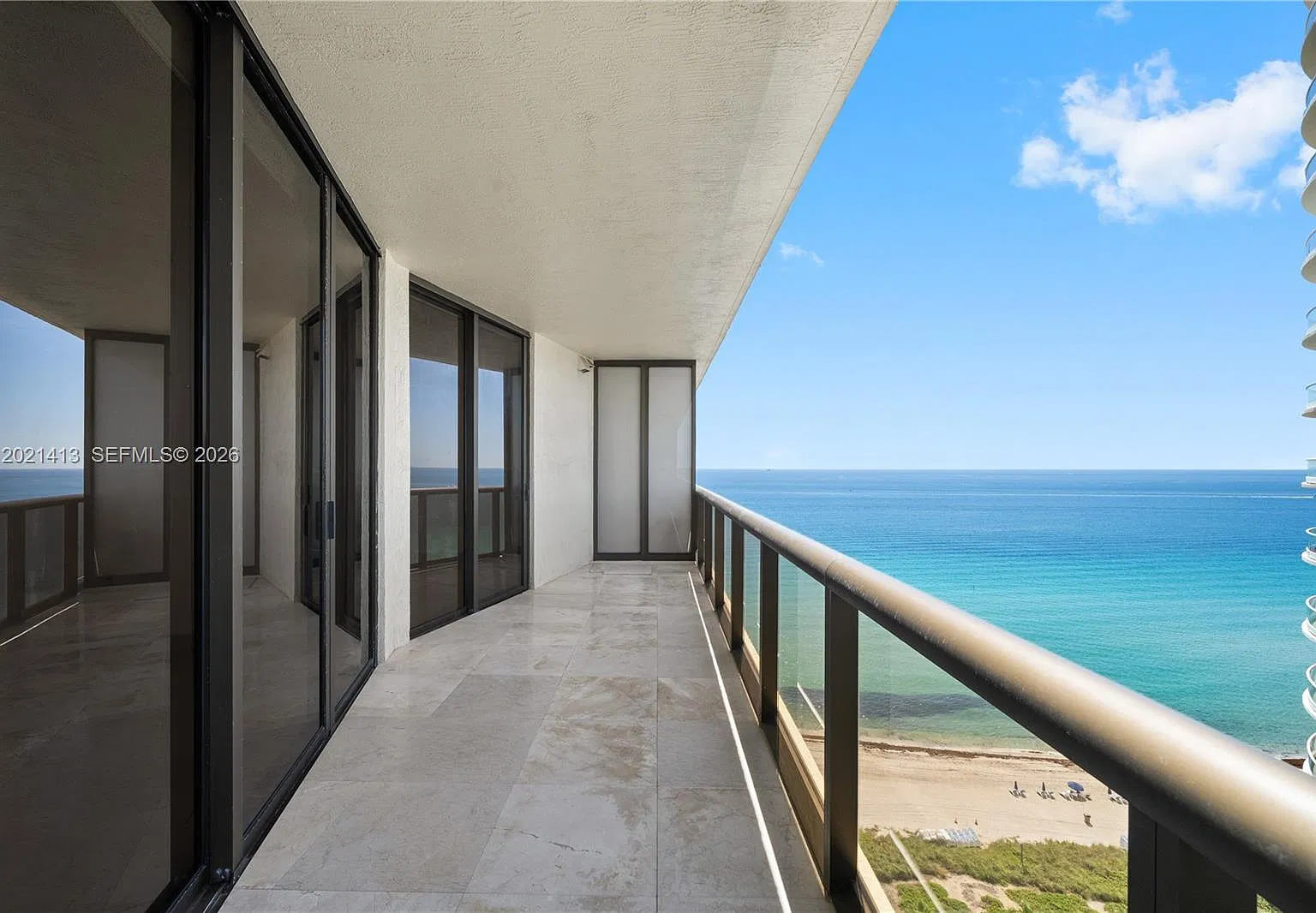Sayan Condo — Photo 4