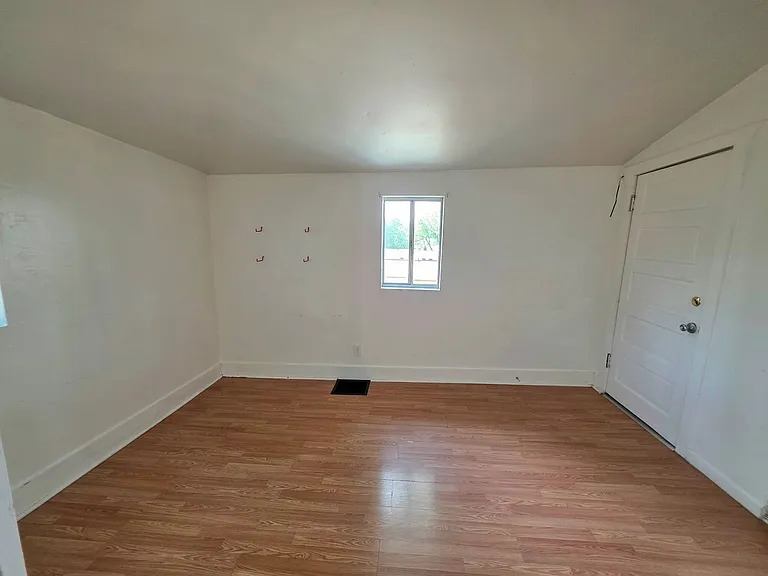 616 W 11th St #3 — Photo 5