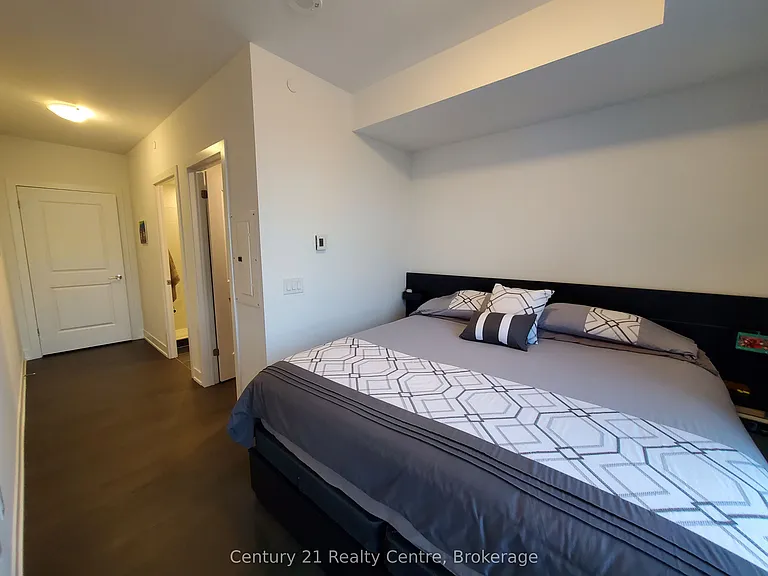 1063 Douglas McCurdy Cmn #408 — Photo 13