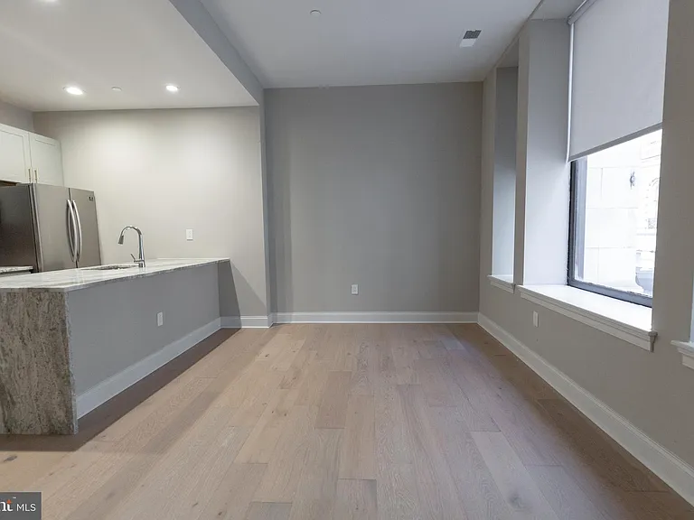 1411-1 Walnut St #201 — Photo 11