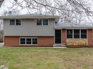10907 Ursula Dr, Willow Springs, IL 60480