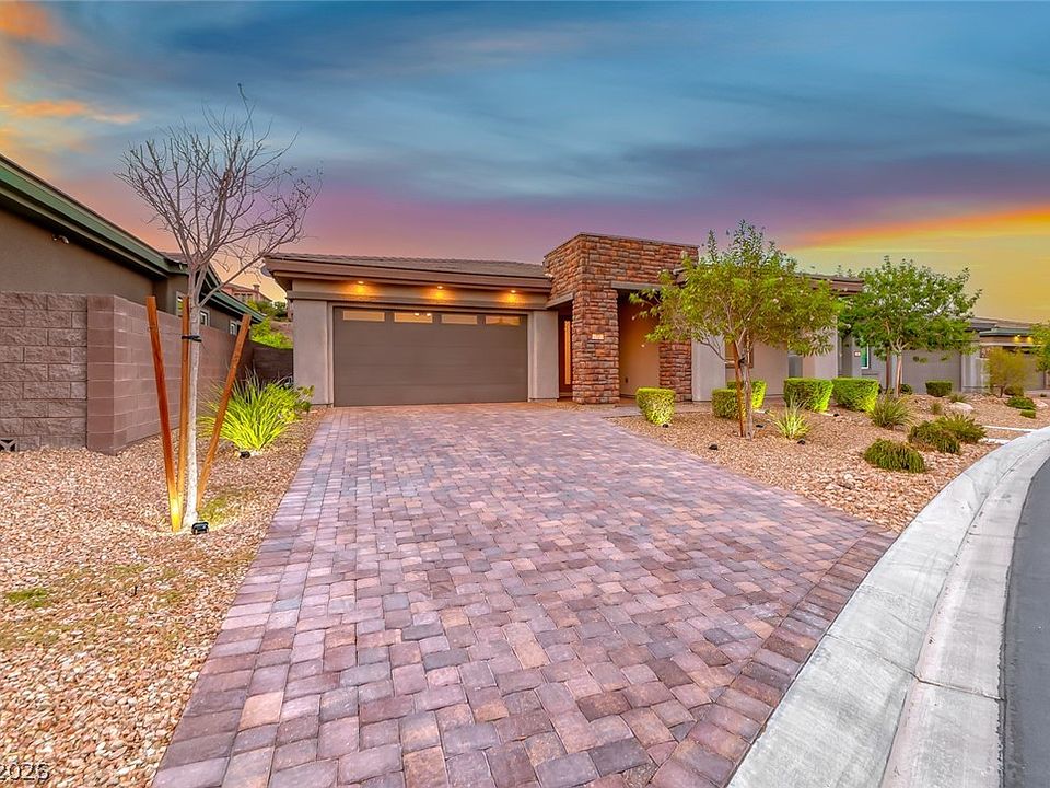 1st image of 72 Reflection Cove Dr