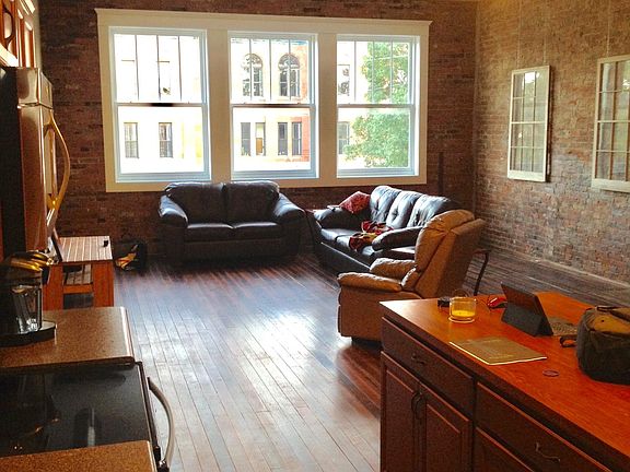 4th image of 115 E Douglas Ave #1/2