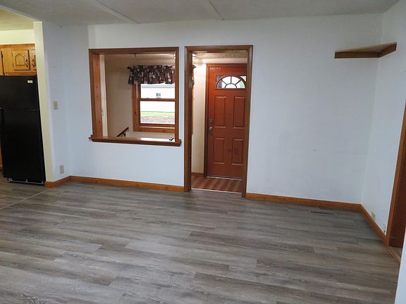 4th image of 601 E 7th St