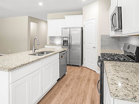 4th image of 21242 W Grove Dr