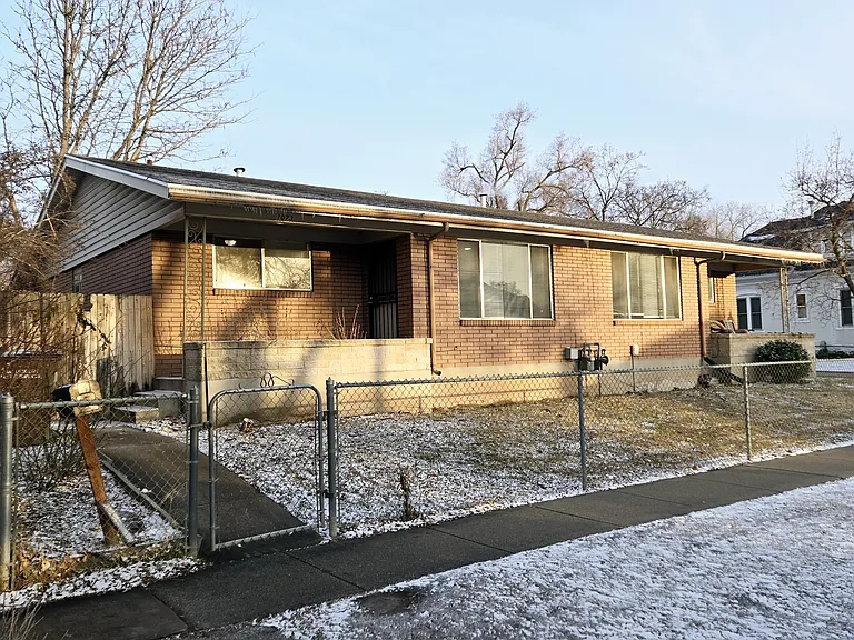 1073 S 800 E — Photo 1