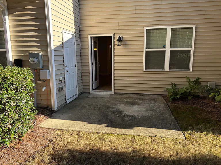 8925 Commons Townes Dr — Photo 14