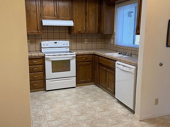 2nd image of 336 Sun Haven Pl