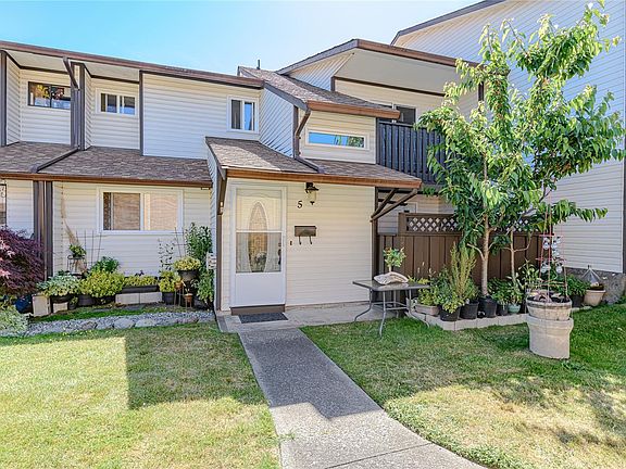 3rd image of 1506 Admirals Rd #5