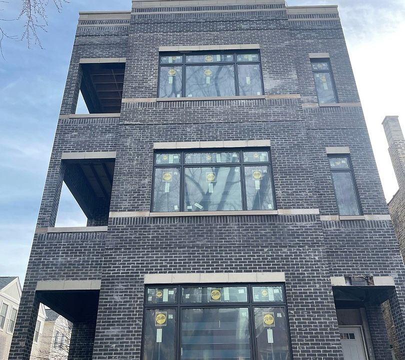 1st image of 1511 W Byron St #3