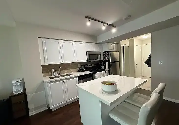 Building Photo - 215 Fort York Blvd #1801