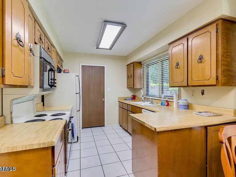 1536 E Gemini Dr — Photo 16