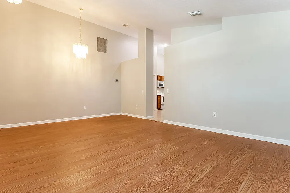 3 bed, 2.0 bath, 1440 sqft, $2,110 — Photo 3