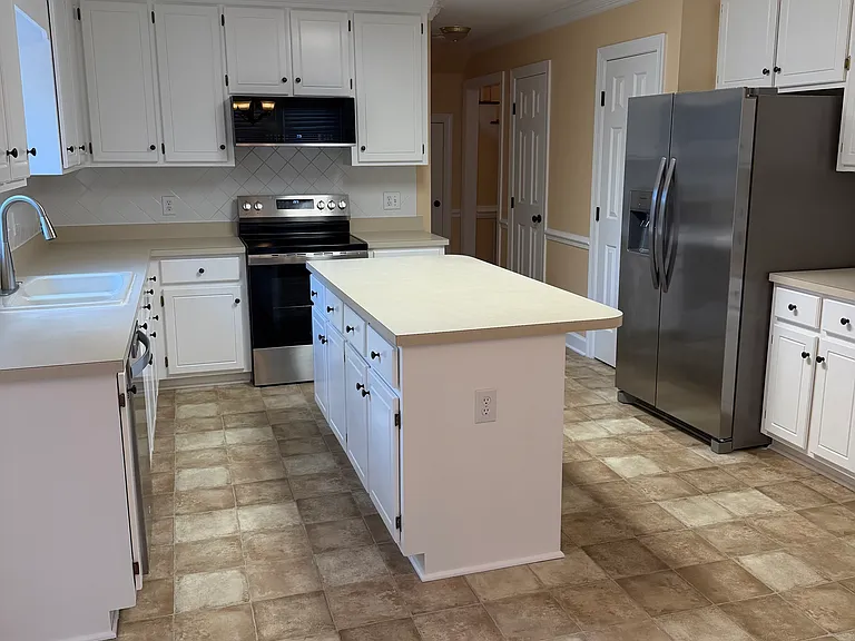 504 Thorngate Rd — Photo 6