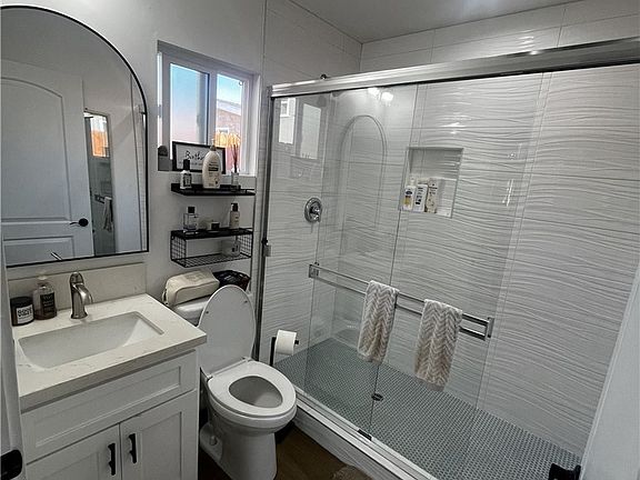 5th image of 5224 W Carson St