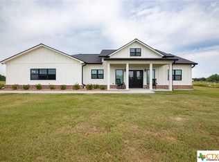 60 Berger Rd, Victoria, TX 77905