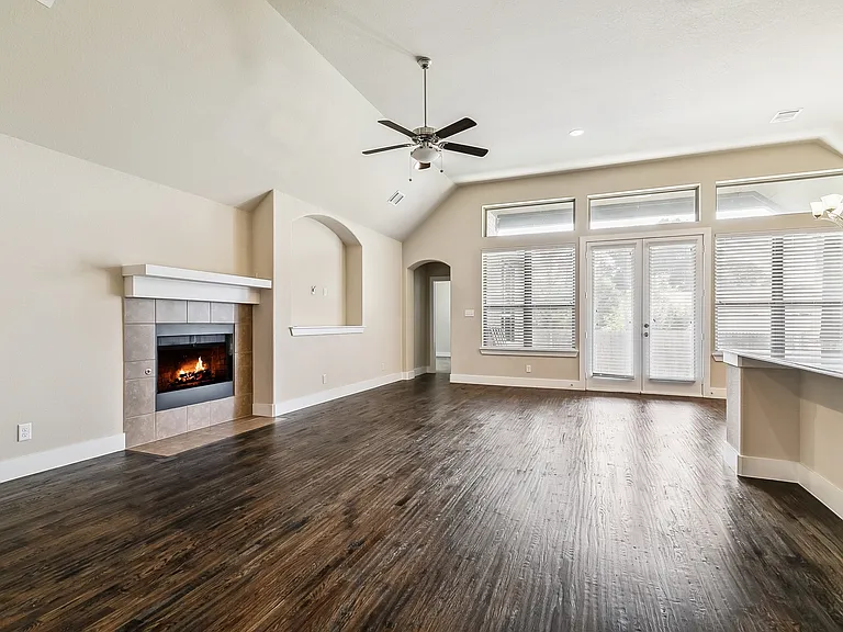 2508 Sanders Ct — Photo 10
