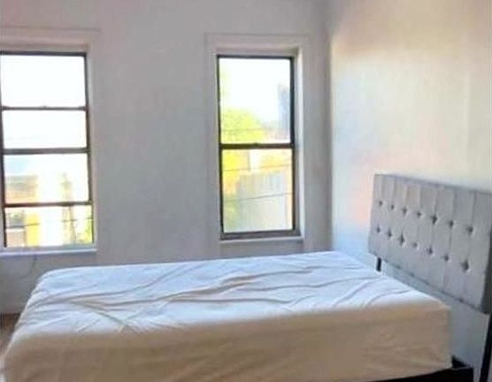 4th image of 326 Van Brunt St APT 4R