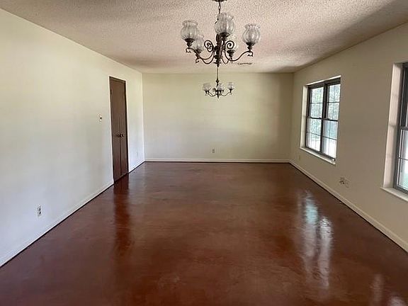 4th image of 821 E Stegall Rd