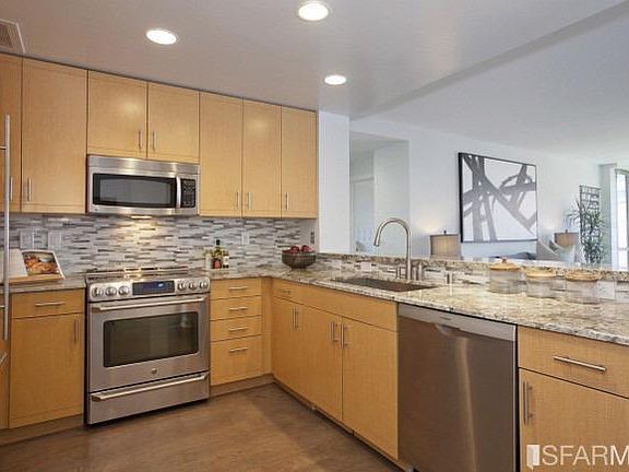 2nd image of 255 Berry St APT 506