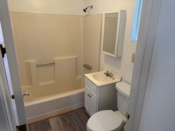 4th image of 18495 Rozier St