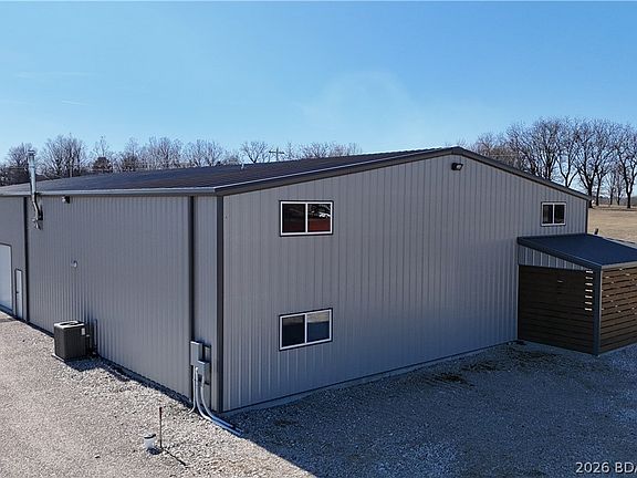 5th image of 1196 S View Rd